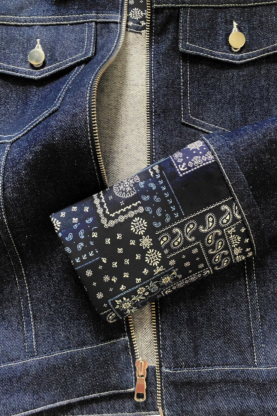Linda Hopp デニムジャケット　ダークブルーカフ インディゴ 着用イメージ3